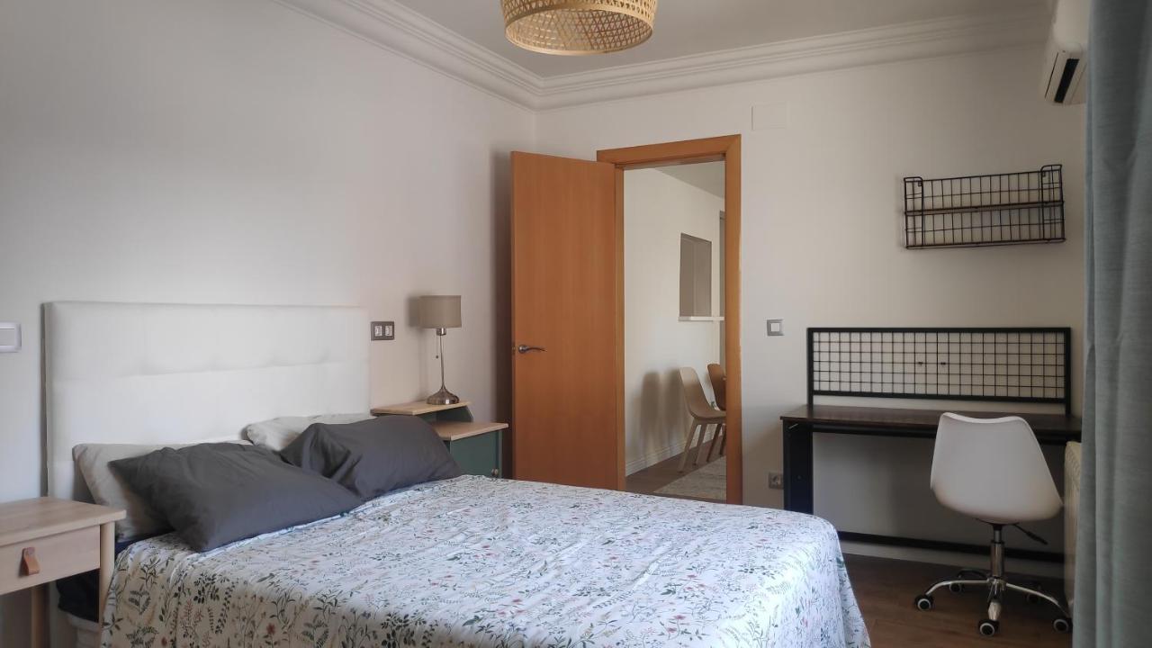 Terrace Apartment ซานต์อาเตรียเดเบซอซ ภายนอก รูปภาพ