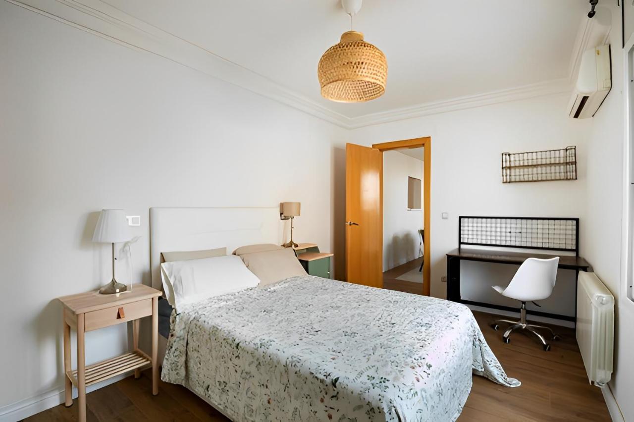 Terrace Apartment ซานต์อาเตรียเดเบซอซ ภายนอก รูปภาพ